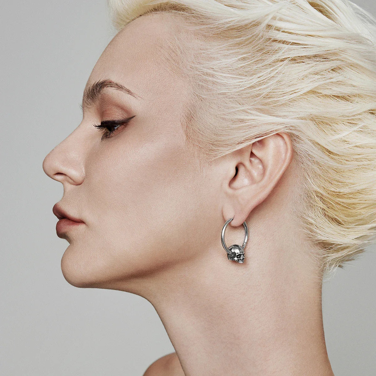 BRAVE SKULL EARRINGS