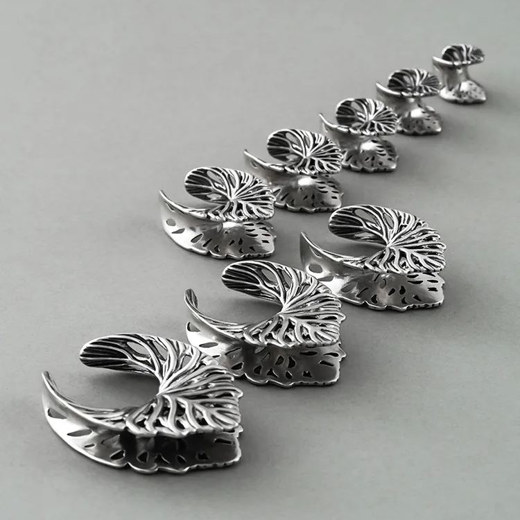 RETRO LEAF TUNNELS