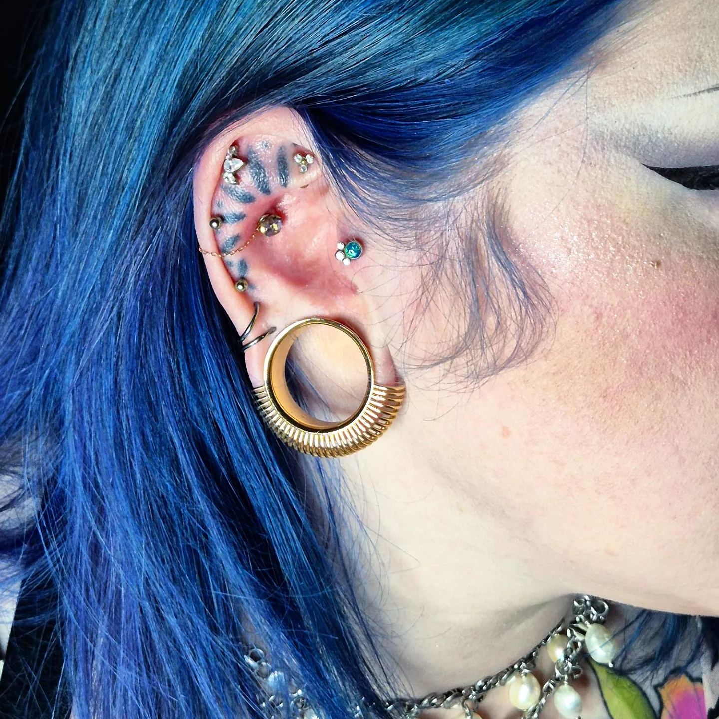 SYMMETRICAL RADIANCE TUNNELS