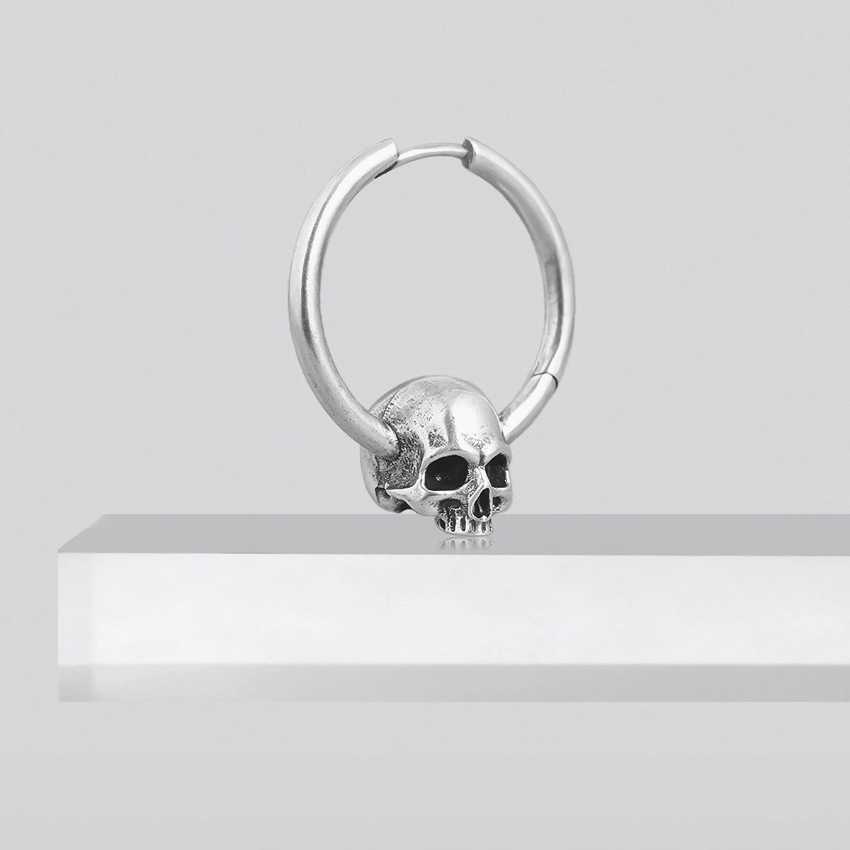 BRAVE SKULL EARRINGS