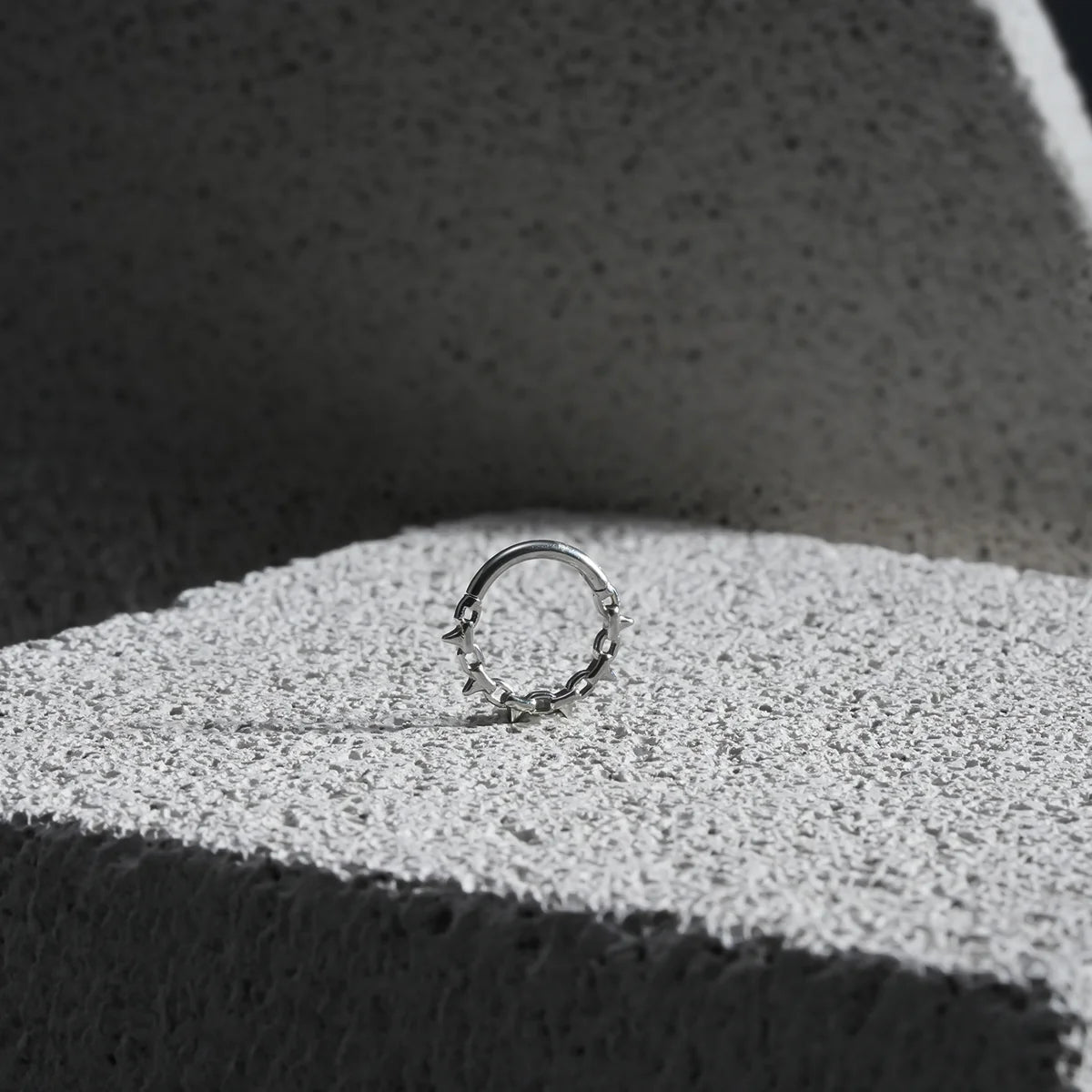 CHAIN & SPIKE SEPTUM CLICKER
