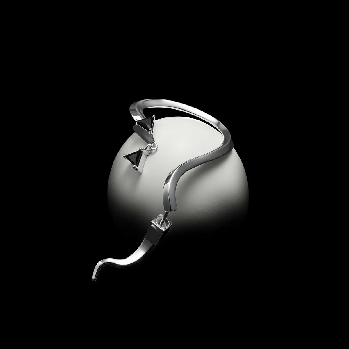 HOURGLASS FANG HANGERS