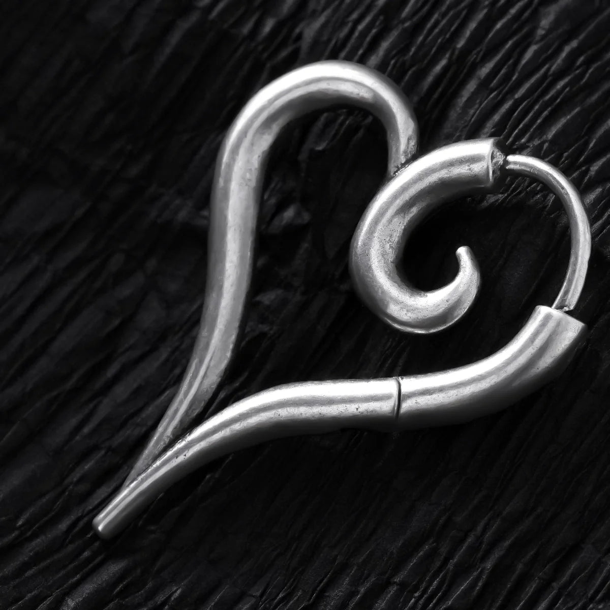 ETHEREAL HEARTFLOW EARRINGS