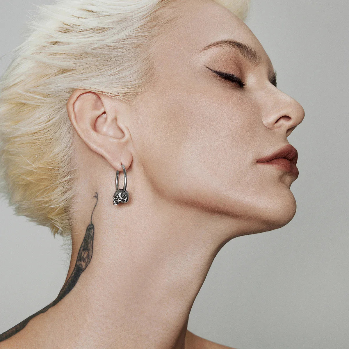 BRAVE SKULL EARRINGS