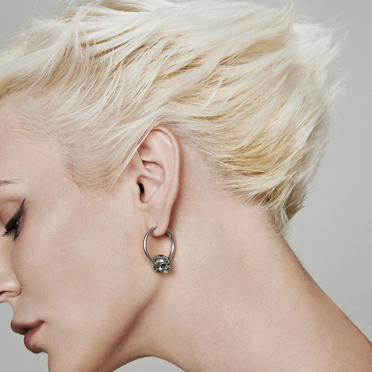 BRAVE SKULL EARRINGS