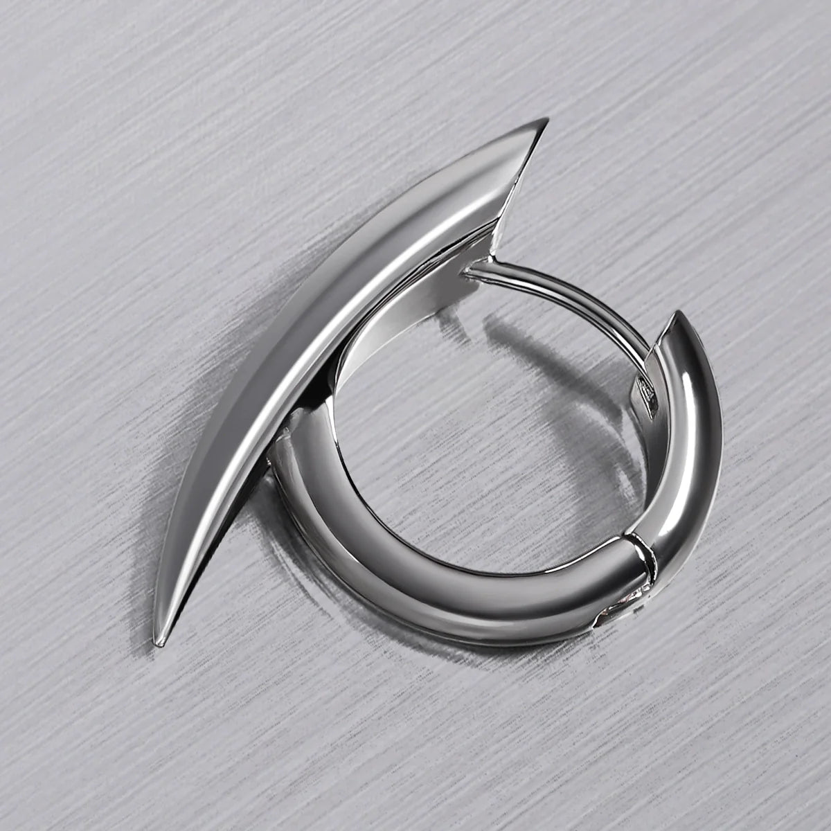 VENOM CLAW EARRINGS