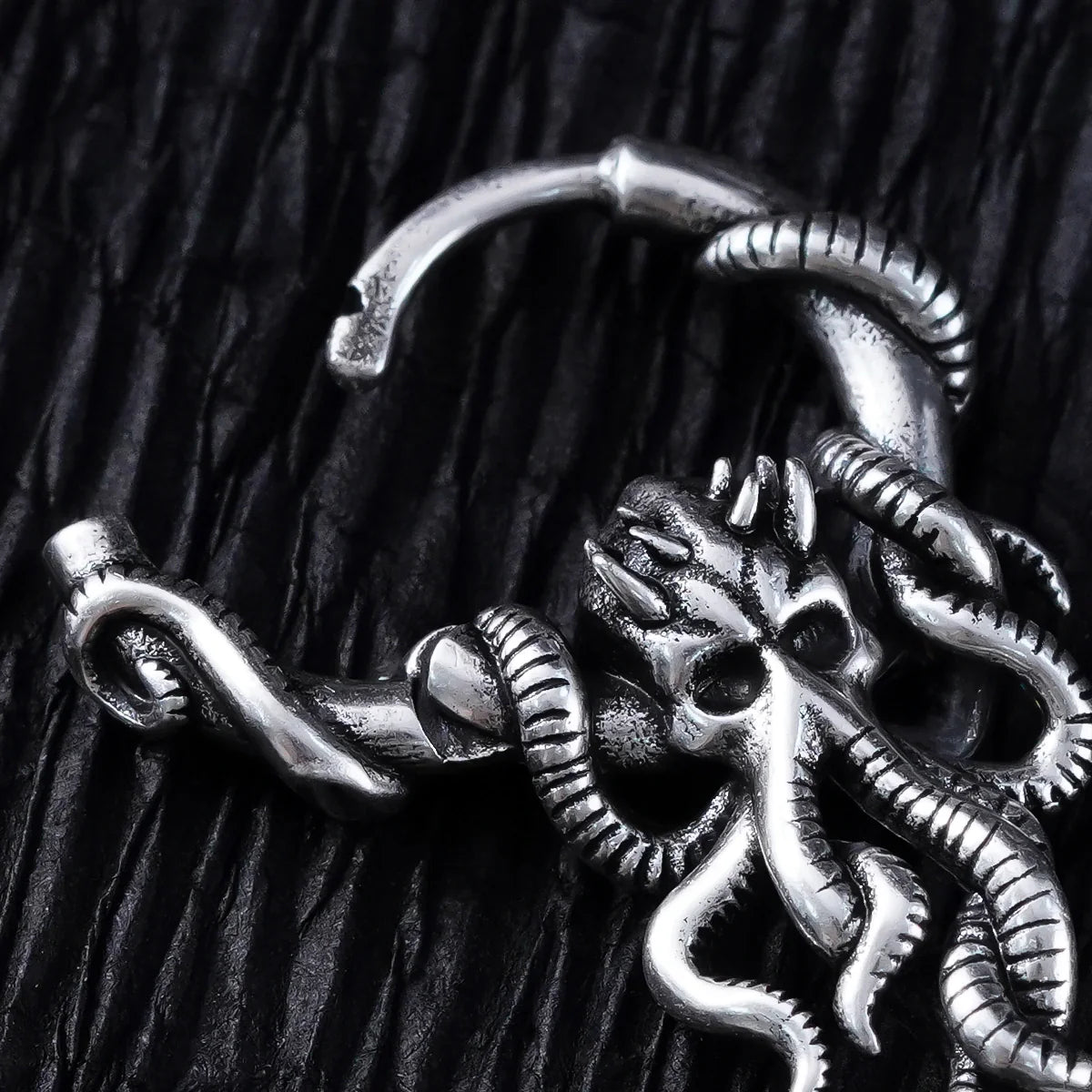 KRAKEN MYSTIQUE EARRINGS