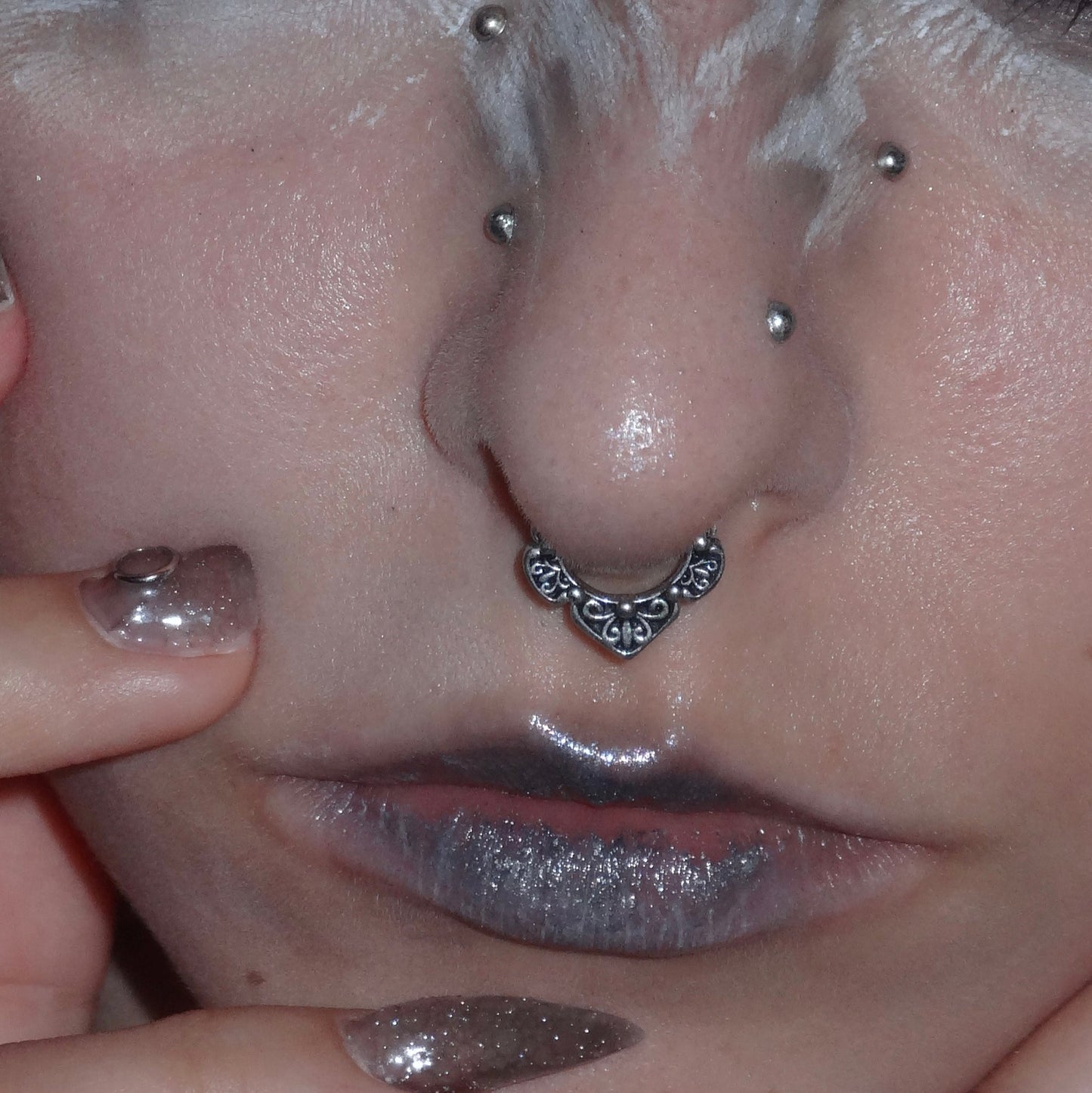 VICTORIAN BLOOM SEPTUM CLICKER