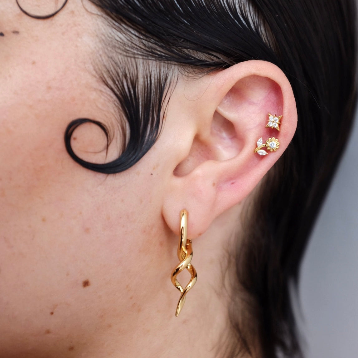 GUIDING STAR FLAT BACK STUD