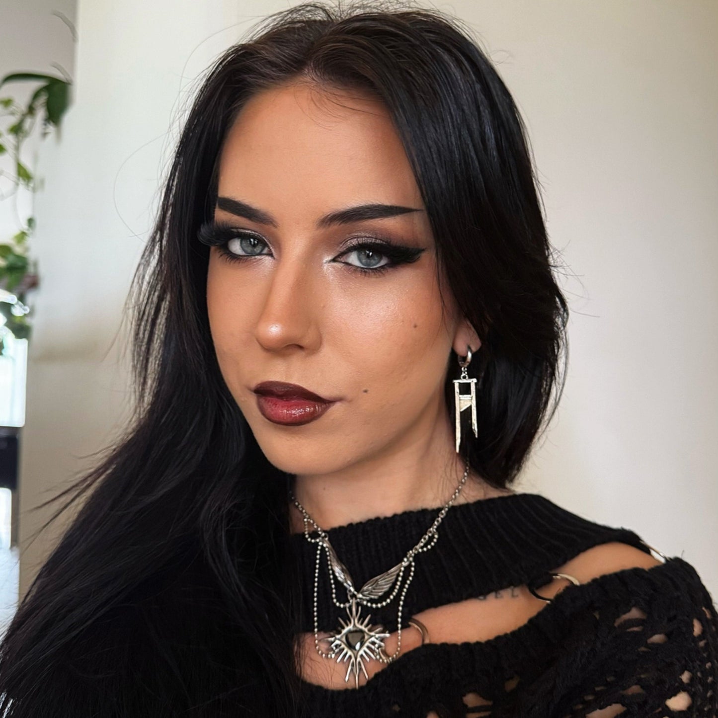 CHIC GUILLOTINE EARRINGS
