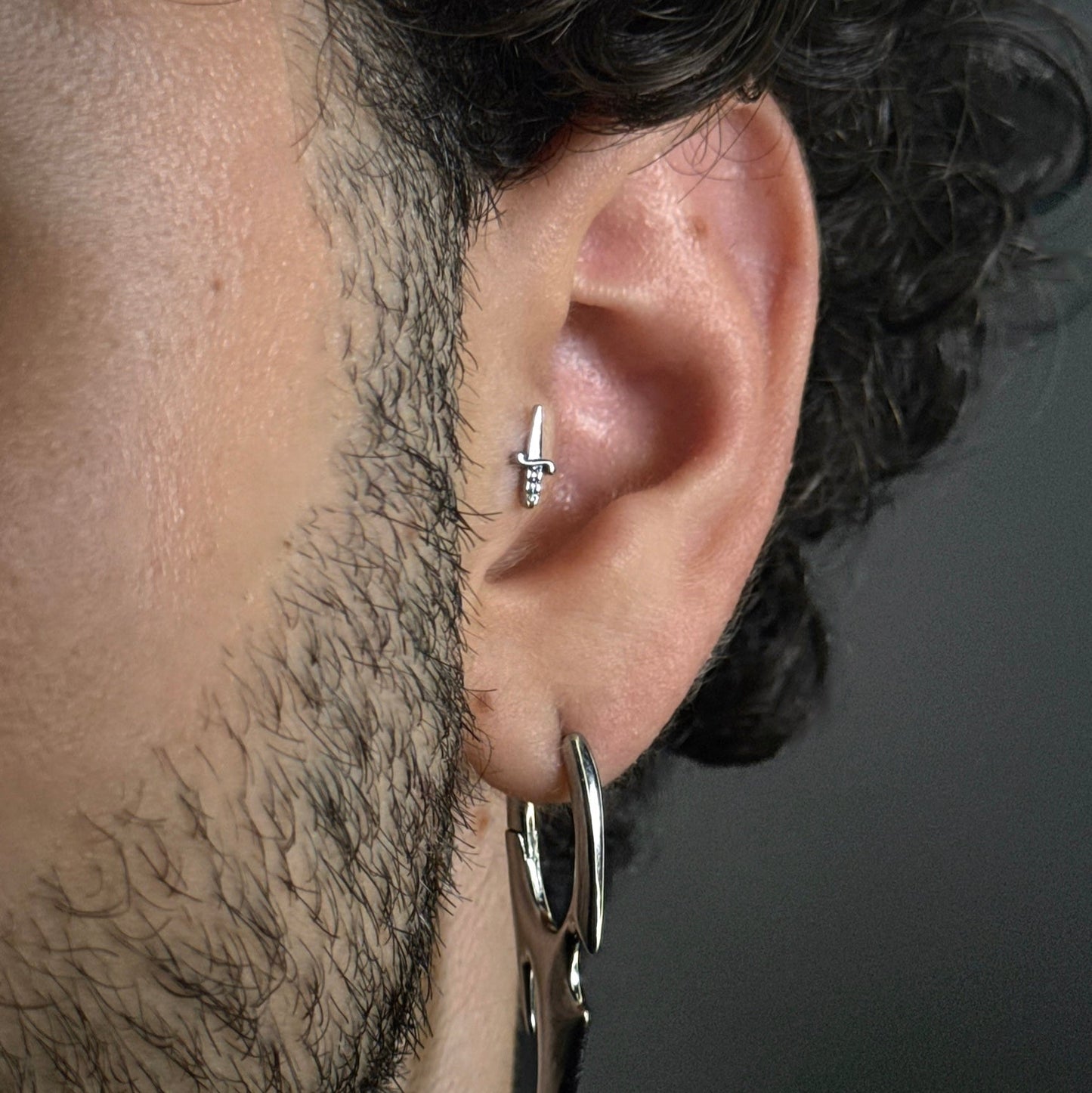 SHINING BLADE FLAT BACK STUD