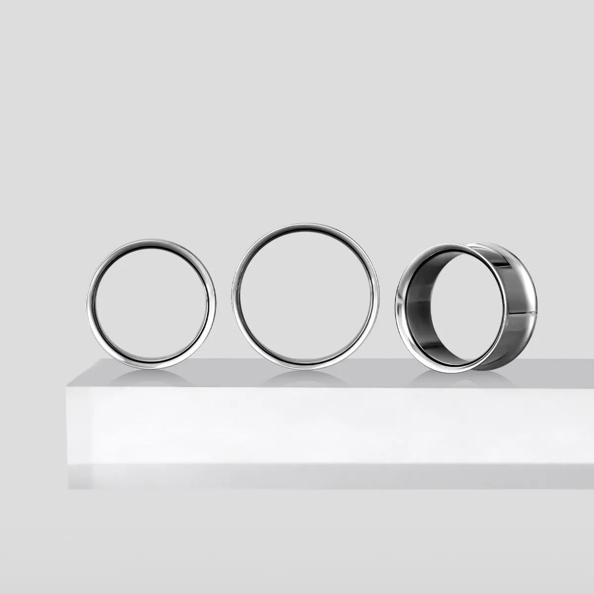MINIMALIST LOOP TITANIUM TUNNELS