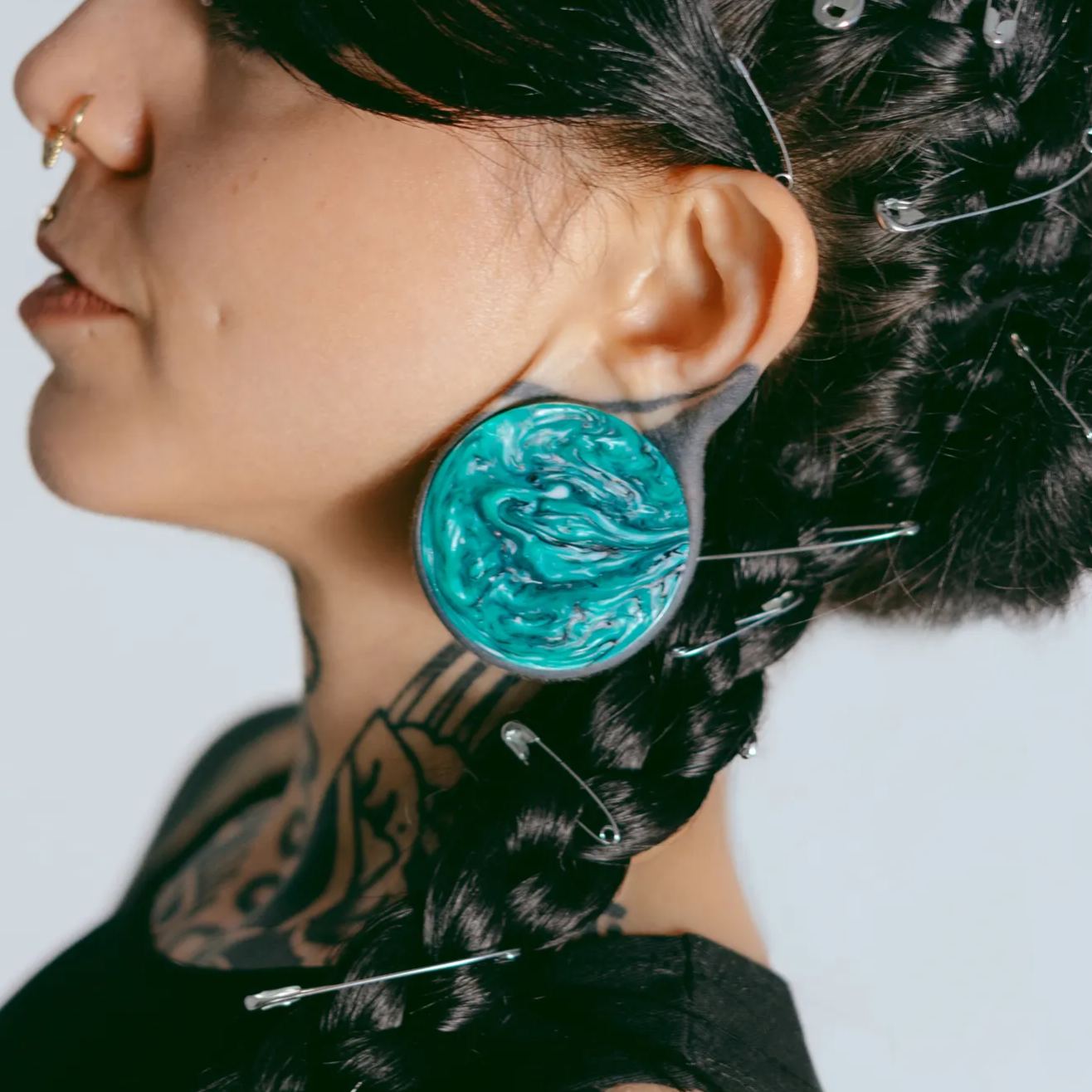 VIBRANT MARBLE PLUGS
